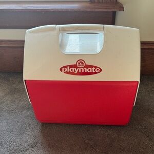 Igloo Playmate Red/White 16 Quart Cooler